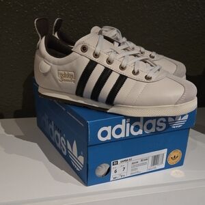 Adidas Samba 62 Shoes in White, Black And Brown M6/W7